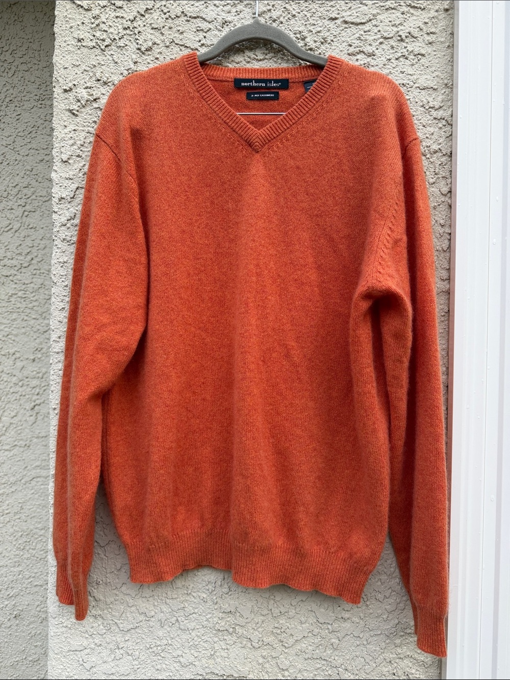 Northern Isles Men Orange V-Neck 2-Ply Cashmere Sweater Size M